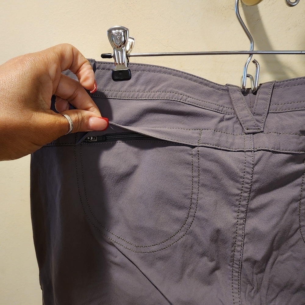 Eddy Bauer Women's Gray Capri Pants Size 12 - Picture 7 of 15